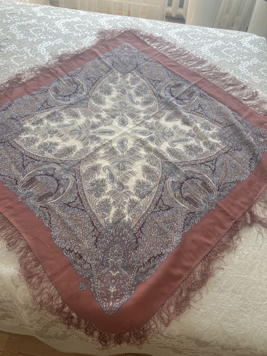 Платок чистошерстянной набивной рисунок