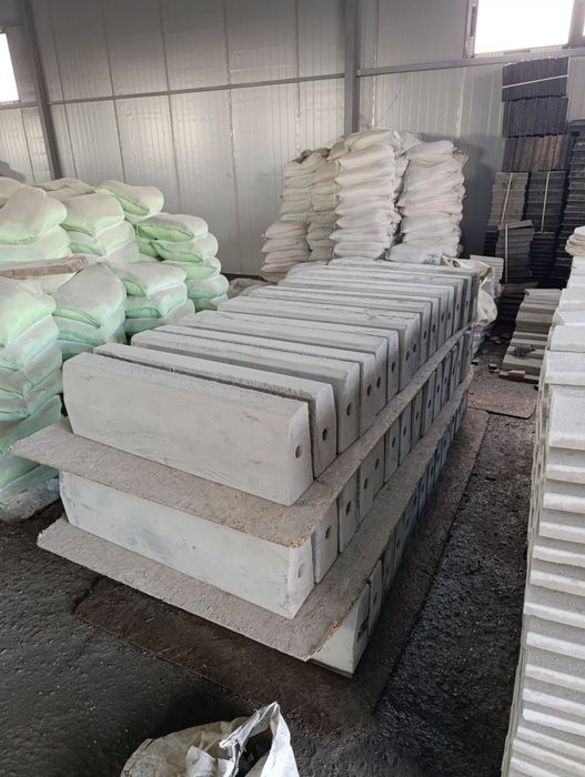 Бордюр тротуарный дорожный из бетона