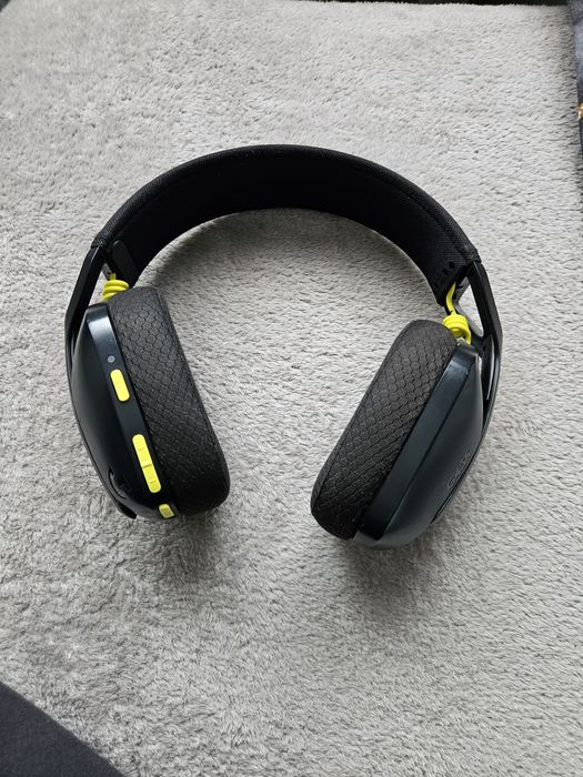 Vand casti logitech g435