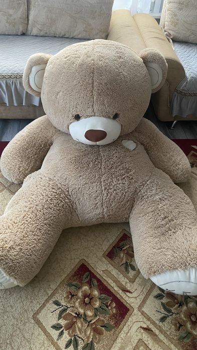 Продам плюшовую мишку новая