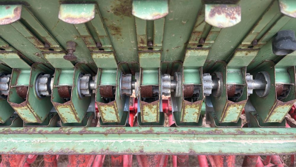 Зернотравяная сеялка Hassia DU 100