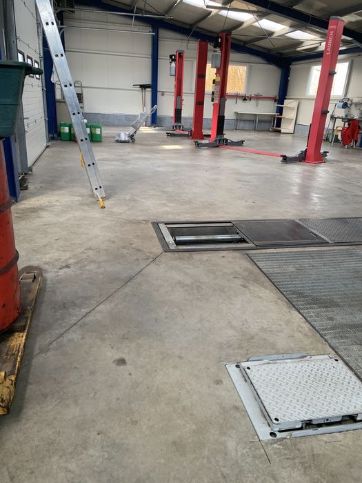 Hala industriala/comerciala 380mp si 5000 mp teren