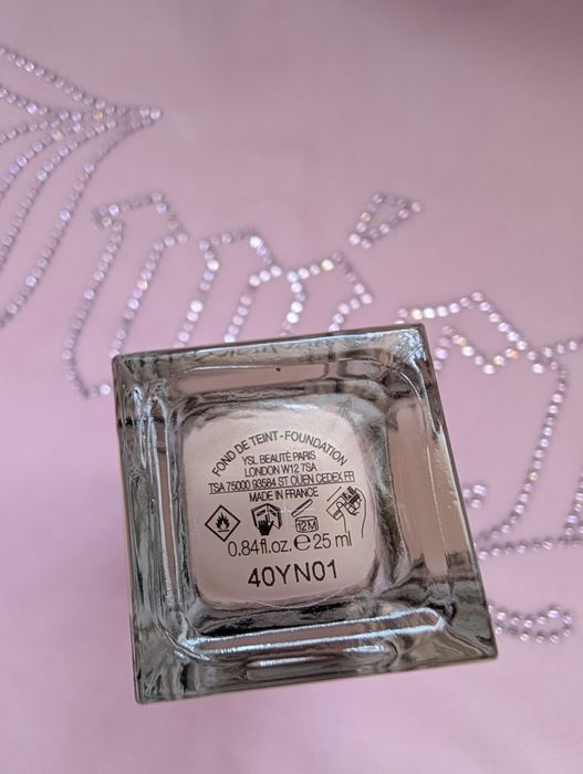 Fond de ten YSL All Hours Glow - LC1