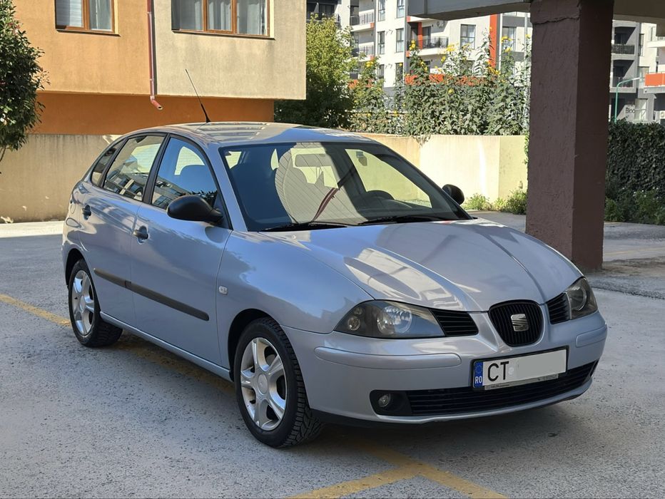 Vând Seat Ibiza { 2007 } 1.2 Benzină