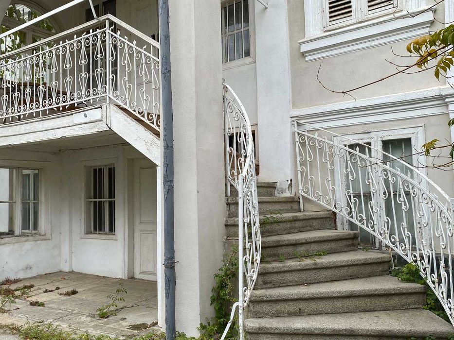 Продава се Къща в Карлово - 290 кв.м за 1276 €/кв.м - Снимка #3