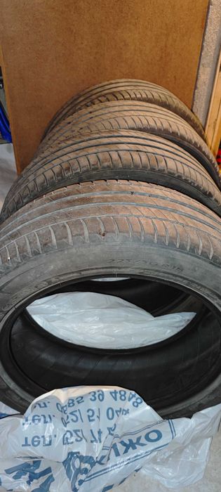 Гуми 225/50/18. 95V