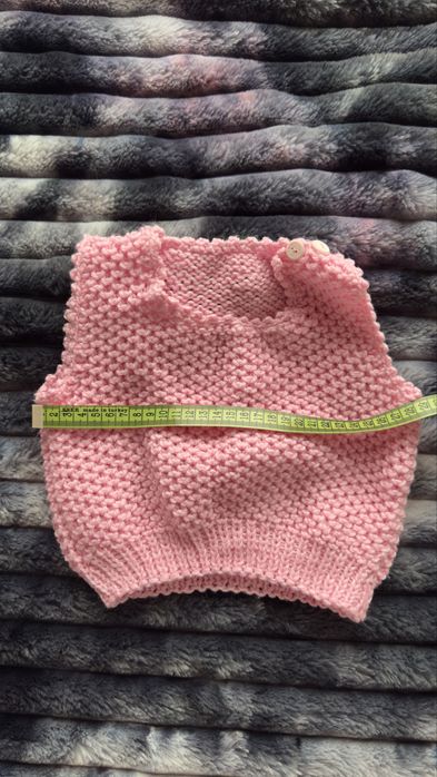 Нов плетен детски  комплект пуловер  с чорапки за 1-2 години