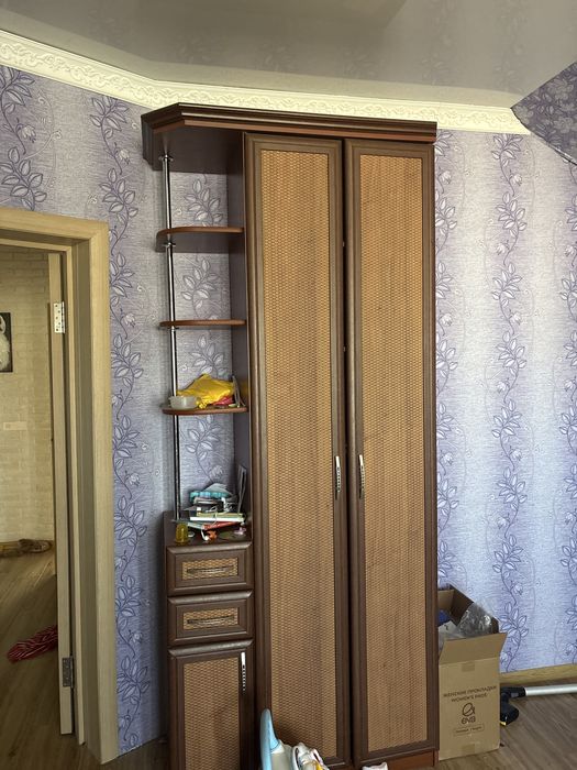 Шкаф , в идеальном состояние.