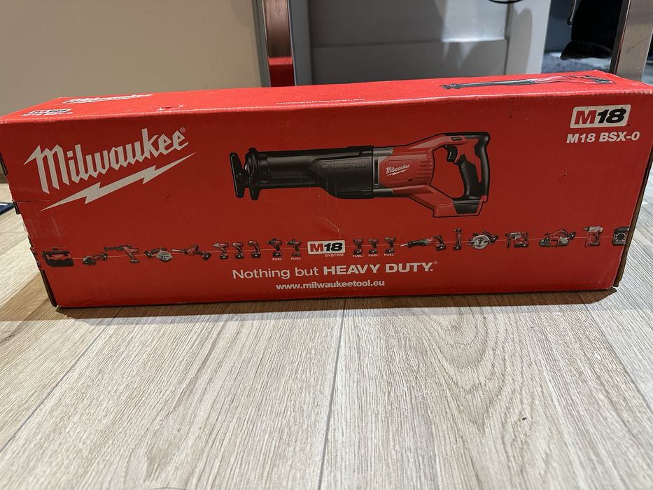 Fierăstrău sabie Milwaukee M18 BSX , produs nou , fabricatie 2025