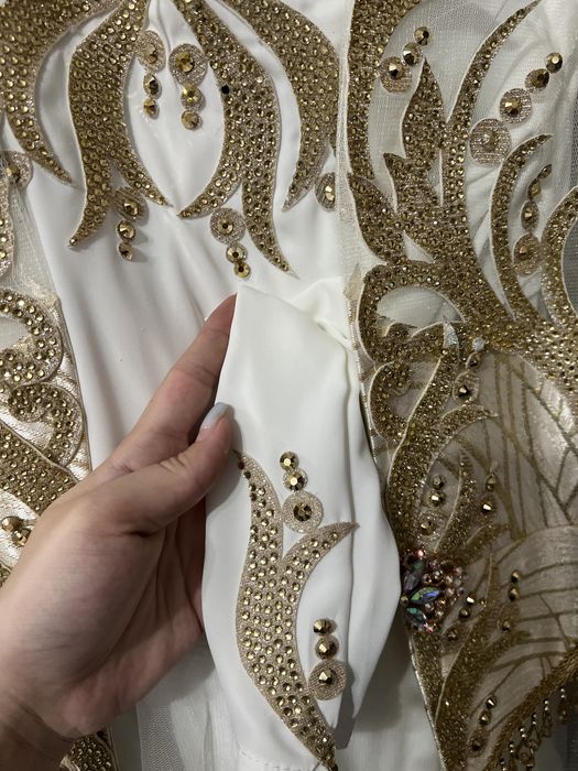 Холати идеал келин либоси бир мартта кийилган тошли узун койне лозимли