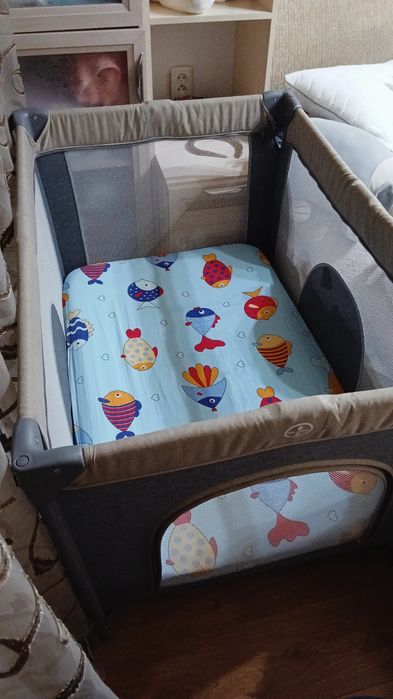 Детская кроватка манеж