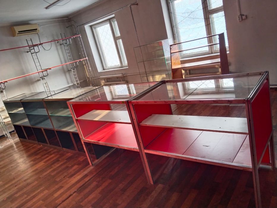 Витрины, полки для магазина