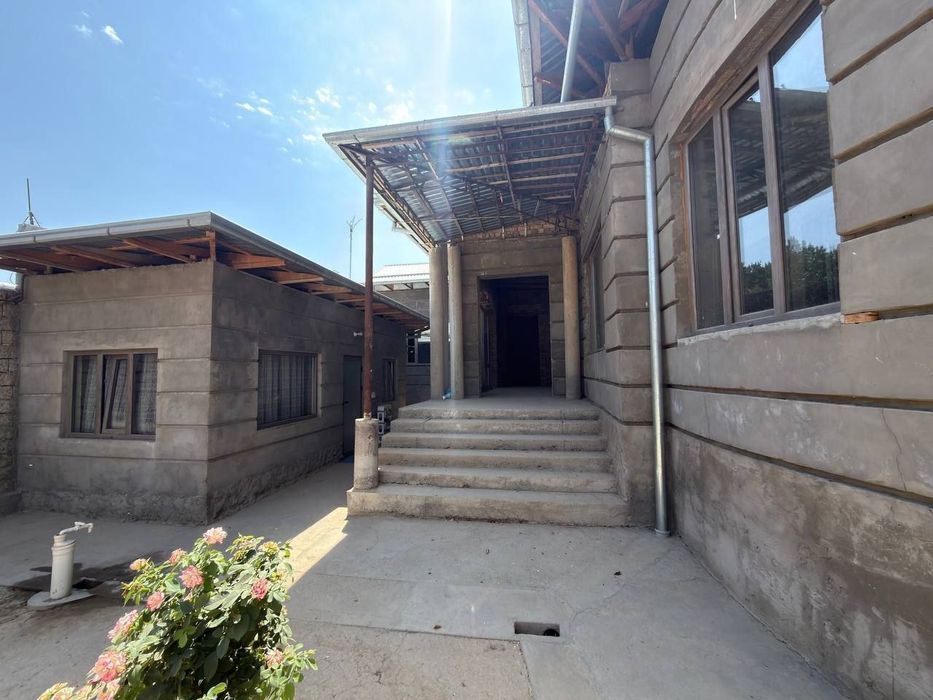Toshkent tumani Kelesda 5.5 sotix uy sotiladi SROCHNO !!!