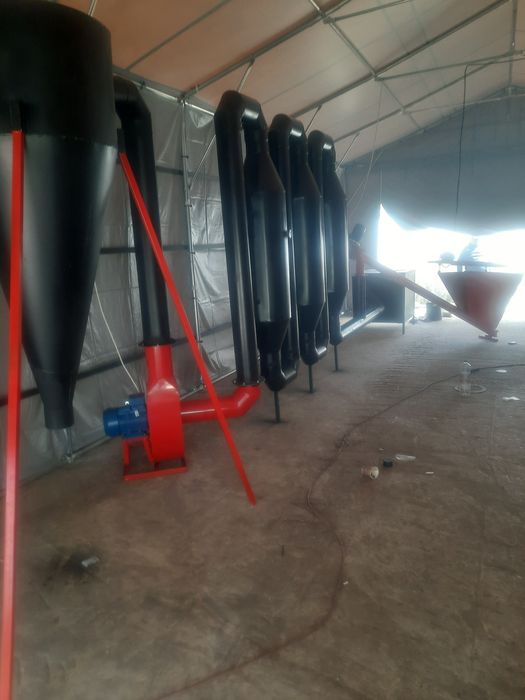 Uscător aerodinamic cu snek de alimentare și sită vibranta 300/350 kg/