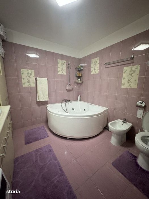 Apartament de 2 camere, decomandat, 61mp, zona Florilor