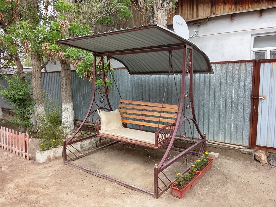 Качели на продаже