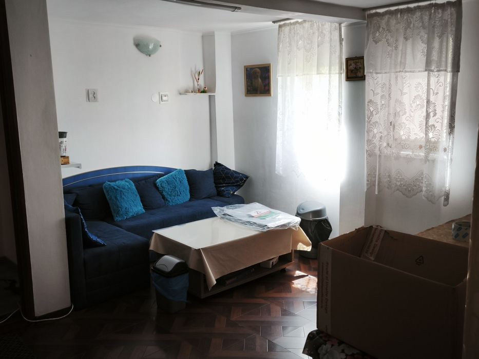 Casa de vânzare utilată și mobilată,