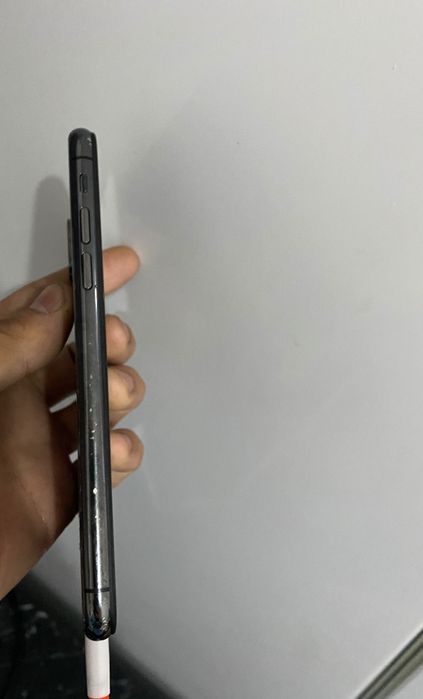 iPhone XS 64Gb АКБ 76% iOS 18.4