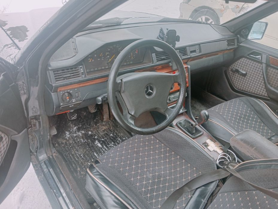 Продам Мерседес 124