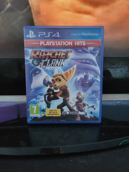 Продавам ps4 без джойстик