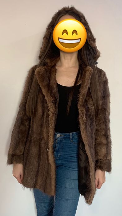 Geacă din blană naturală cu glugă  (nu cunosc animalul)