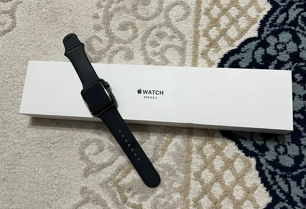 Продам apple watch series 3