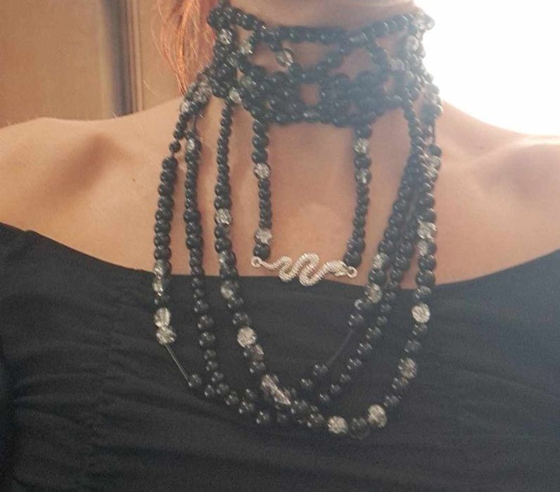 Ръчно плетени бижута от маниста