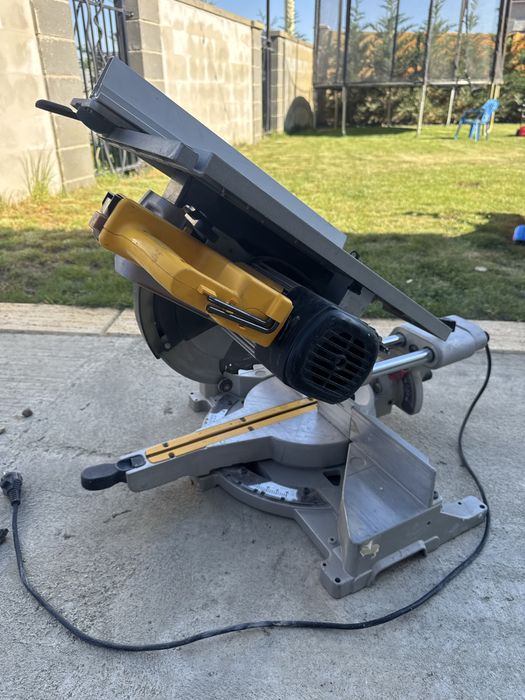 Circular Dewalt 305