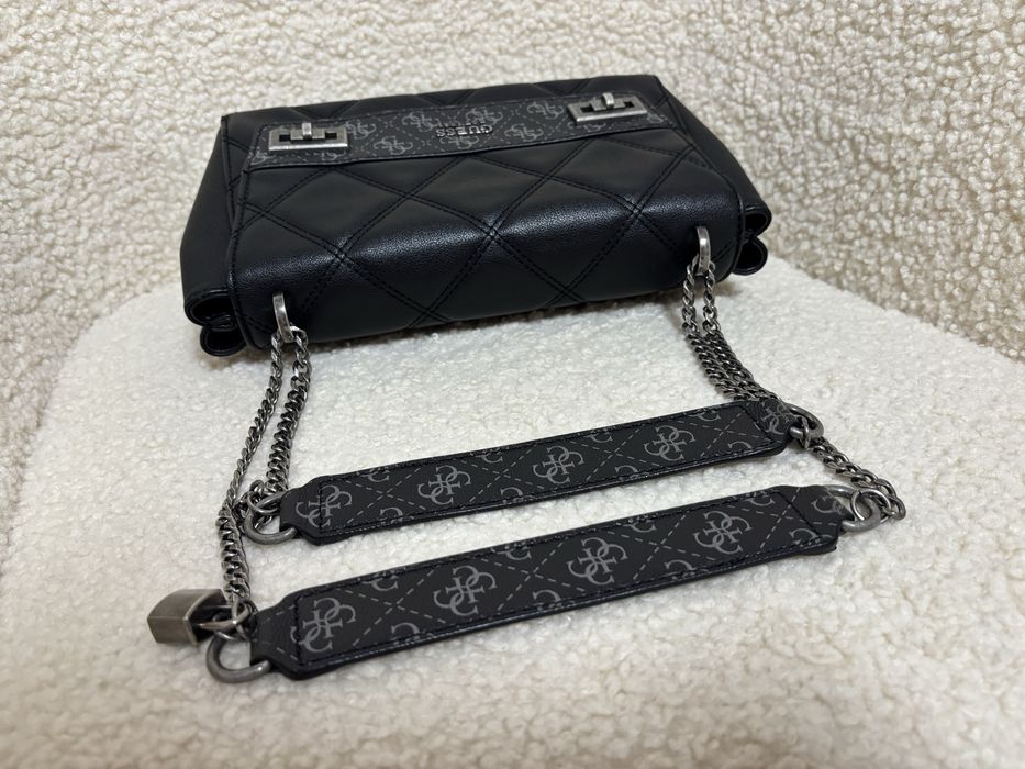 Черна чанта Guess