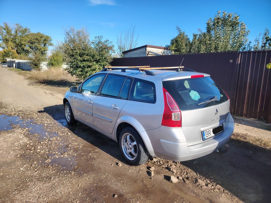 Vând Renault megane2