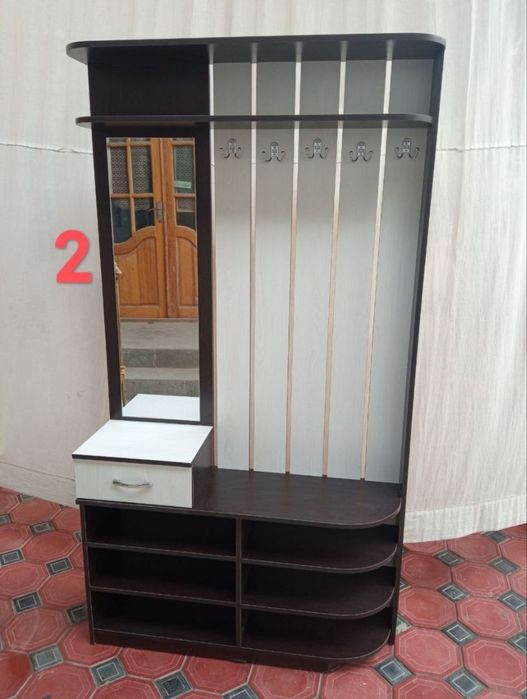 Шкаф для прихожей ( 1 метр, 1.10 метр)