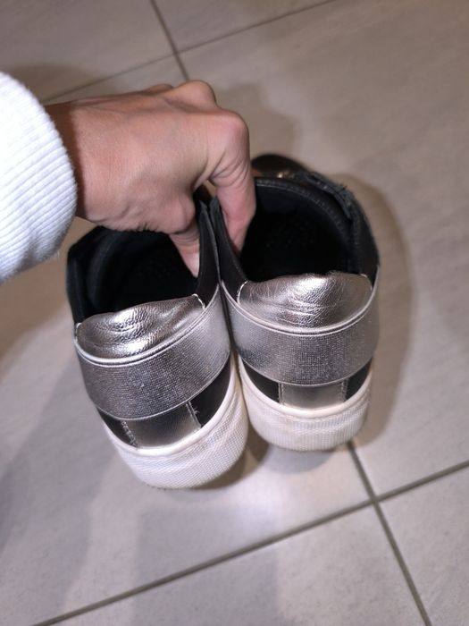 Dess естествена кожа кецове 36номер