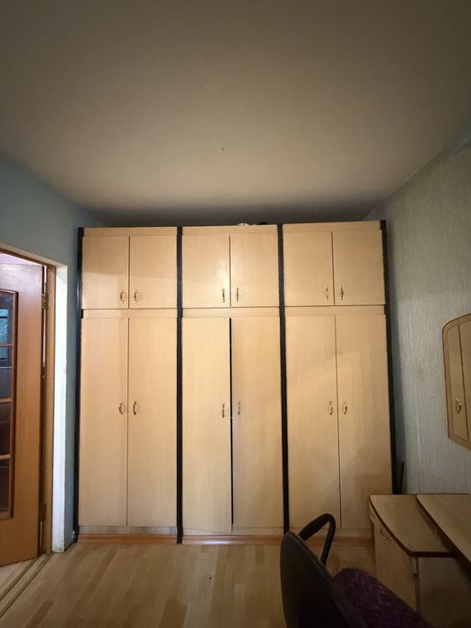 Продаются шкафы, серванты , и диваны