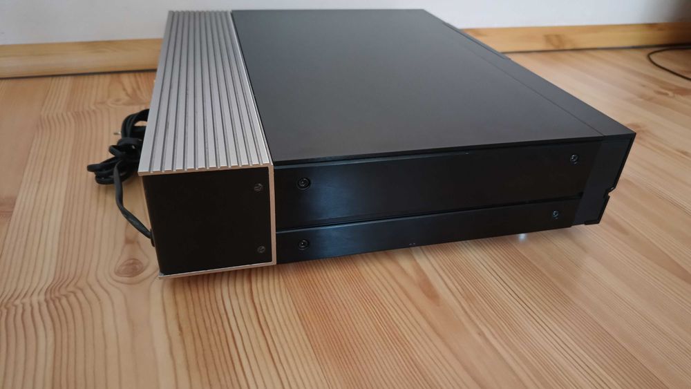 Muzica High-end JVC XL-V1100 cd player ultra rar ,10kg full aluminiu.