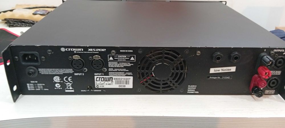 Продавам 2бр. усилватели, Crown XLS 402 и Crown XLS 202