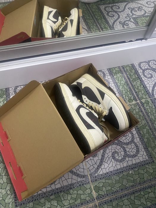 Продам кроссовки