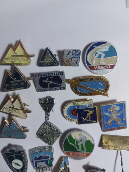 Советские значки.