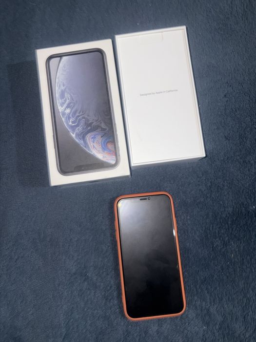 Продам айфон XR.