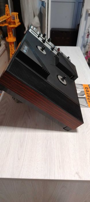 Magnetofon Tesla B93 stereo