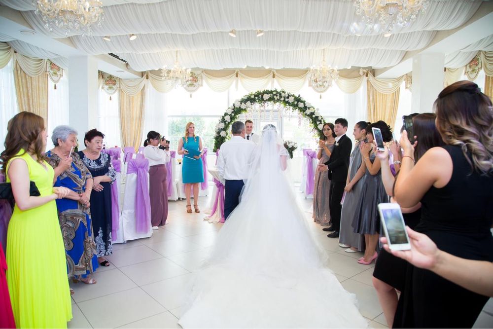 Свадебное платье б/у