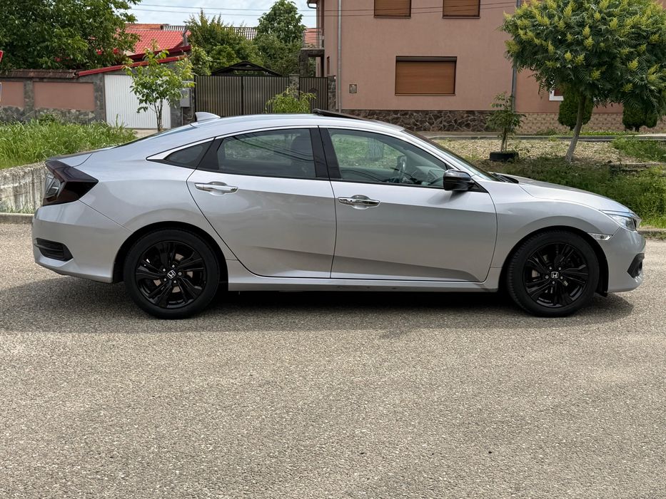 Honda Civic X 2018 /Automata/Distronic/Trapa/Shadow Line/Incalzire Scaune