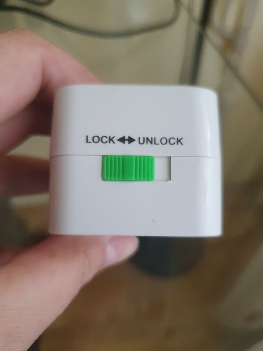 Adaptor internațional All în One, nou-nouț