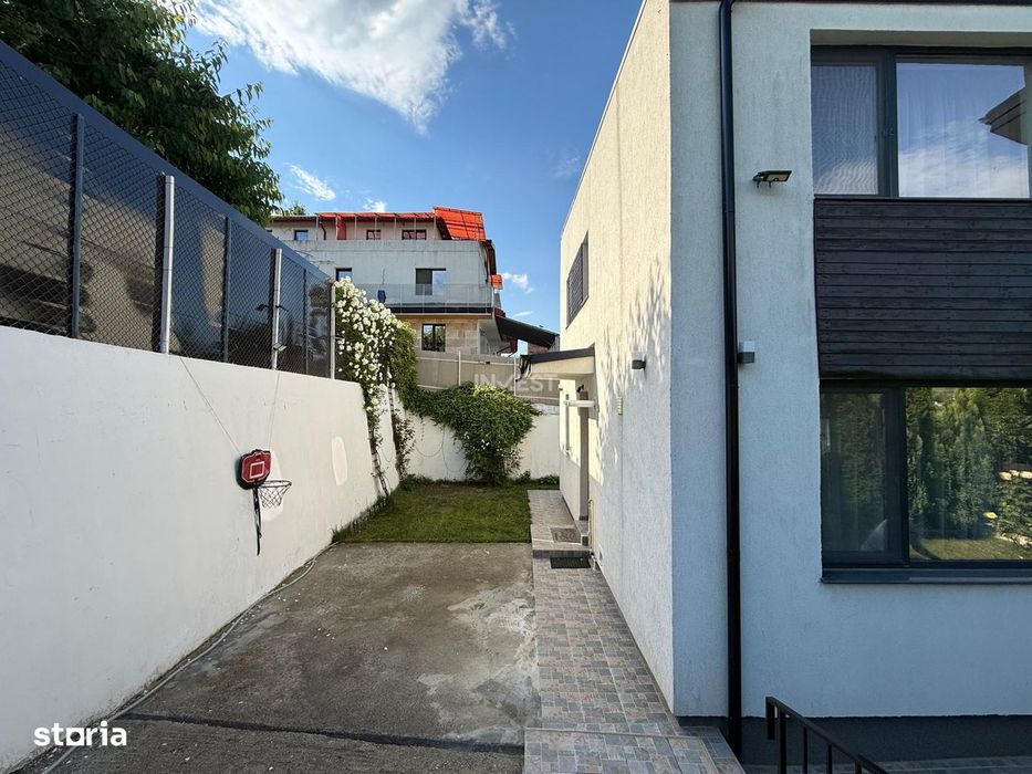 Casa tip duplex, libera, mutare imediata — Rond Pacurari, Iasi