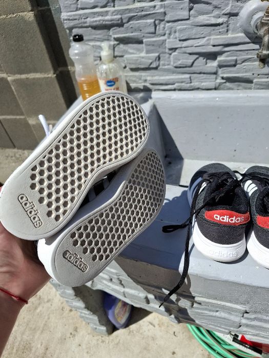 Маратонки на Adidas