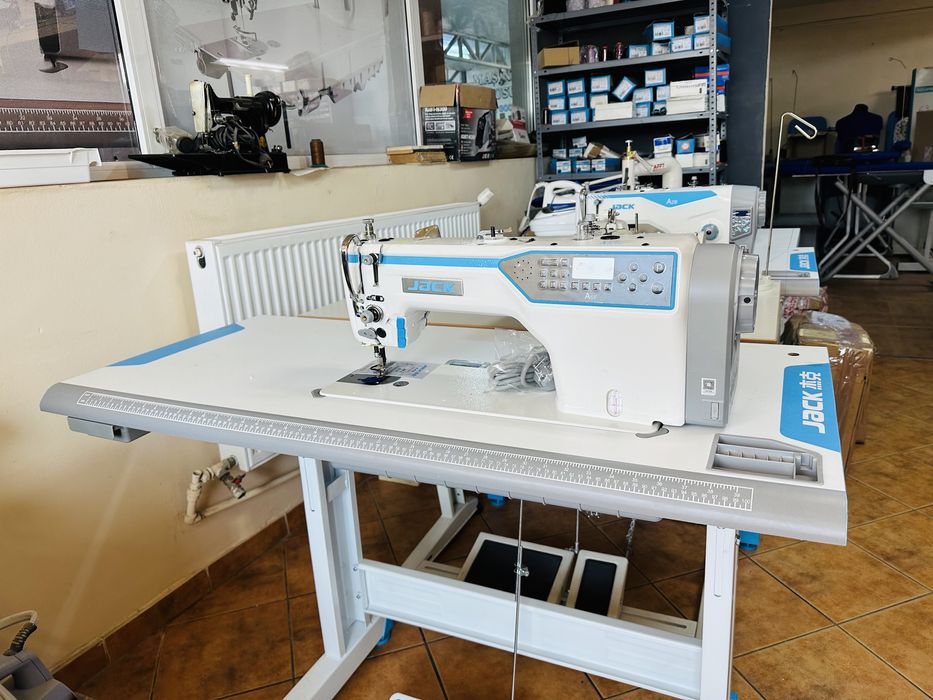 Masina de cusut jack A6 dublu transport cu acul in material