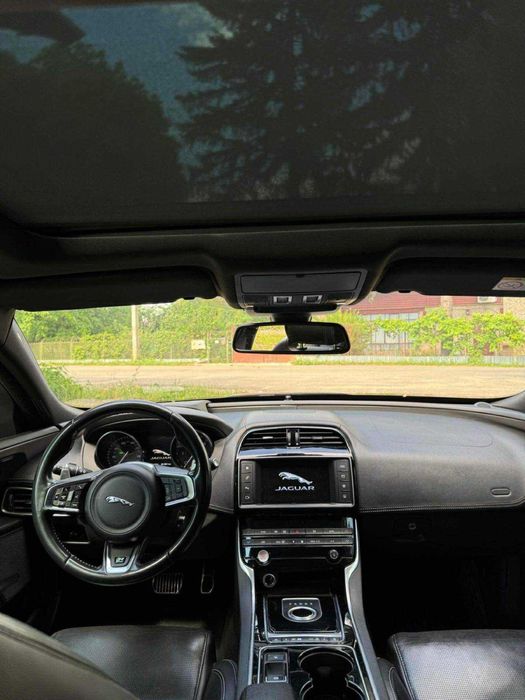 Jaguar XE R 2.0 diesel 184 cp 2017