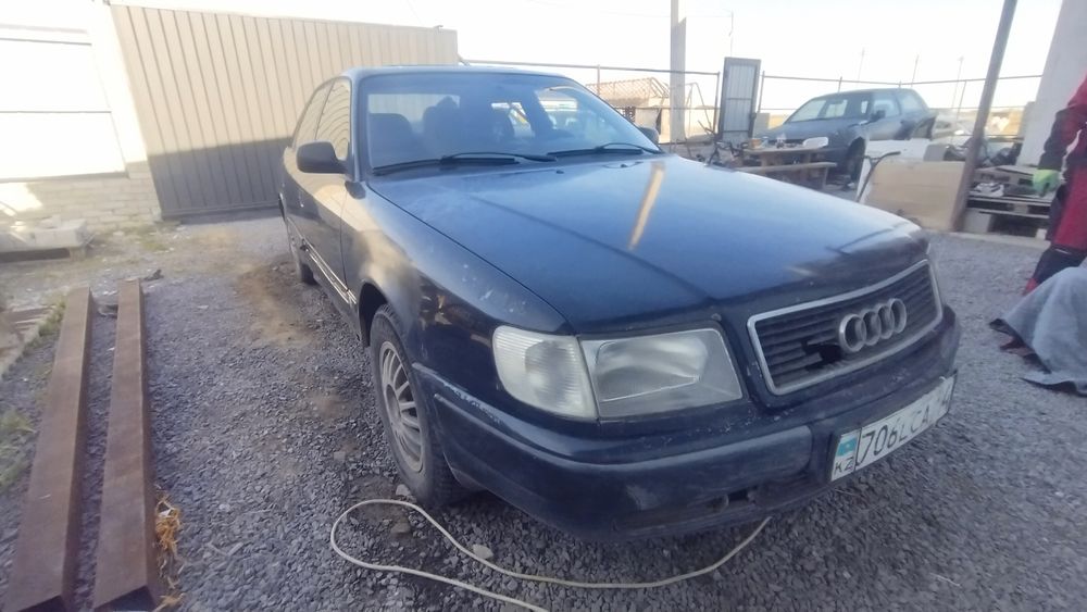 Ауди С4 100, 1992 года