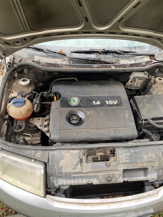 Шкода Фабия бензин 1.4 бензин