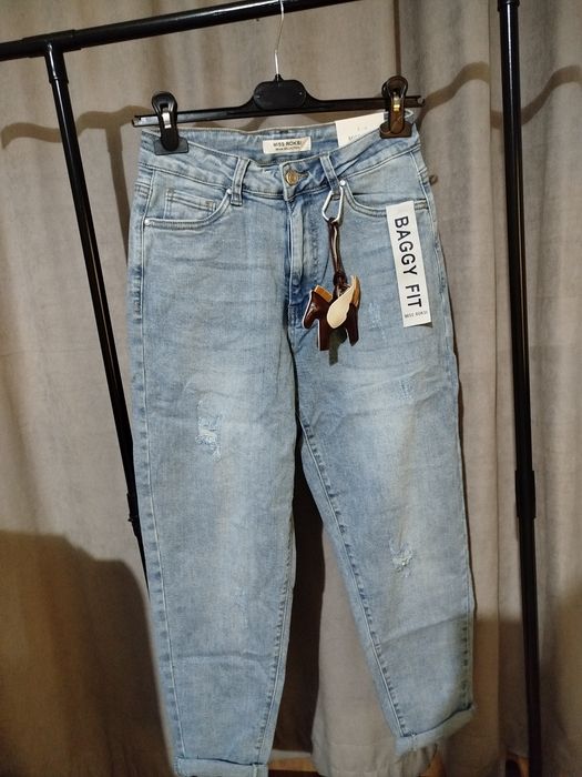 Дамски дънки с камъни