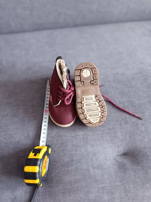 Продам детские ботинки